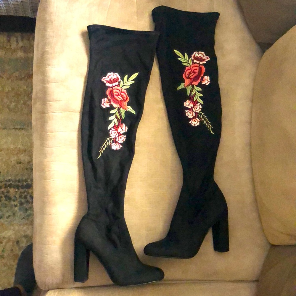 Suede knee high women’s boots in black